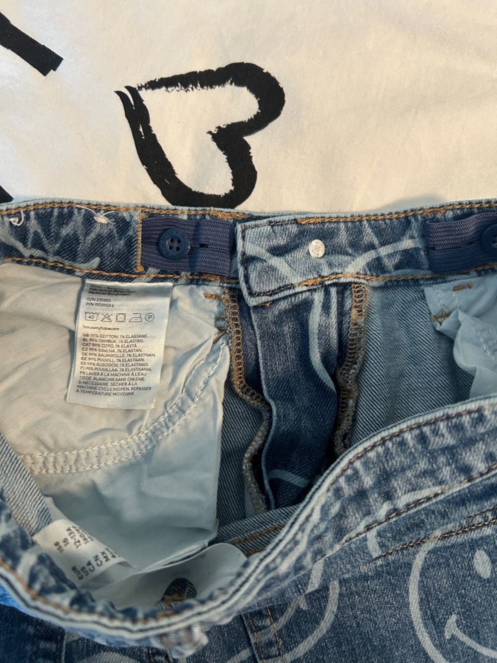 Smiley World Jeans  Wide Highrise - Picture 10 of 11